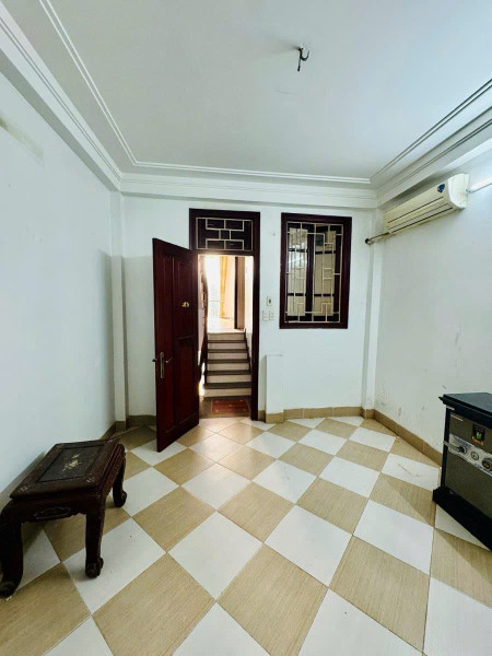 Nhà phố Hoàng Mai, vỉa hè, phân lô ô tô tránh vòng quanh, 3 ô tỗ đỗ cửa, giá chỉ nhỉnh 10  tỷ