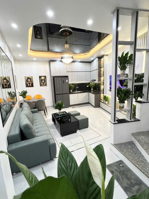 Chính chủ bán nhà 5T mới xây nội thất cao cấp tại ngõ 279 Đội Cấn