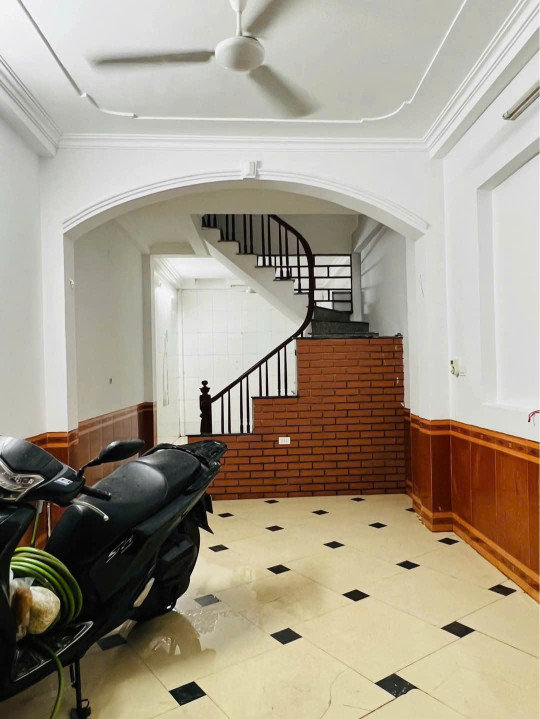 Cho thuê nhà ngõ 509 Vũ Tông Phan, 3 tầng x 40m2, 10 Triệu kinh doanh online kết hợp ở gđ