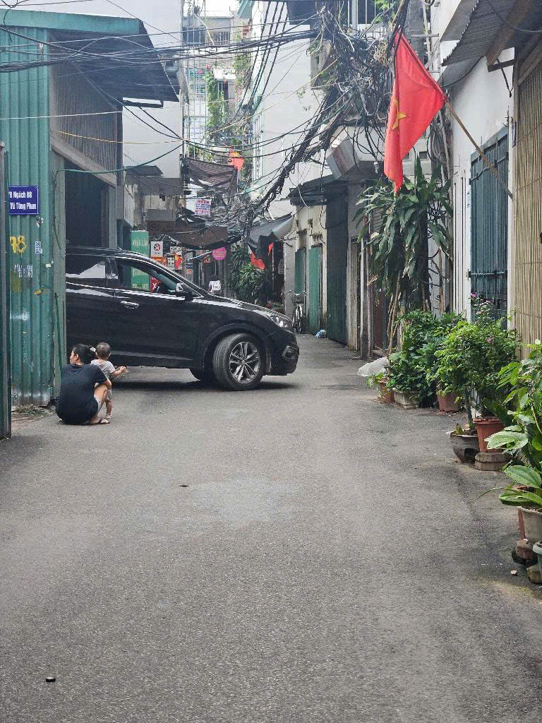 VŨ TÔNG PHAN Ô TÔ TRÁNH- THANG MÁY -KINH DOANH SẦM UẤT- NHÀ DÂN XÂY- THOÁNG SÁNG - Ở HAY CHO THUÊ ĐỀU TUYỆT