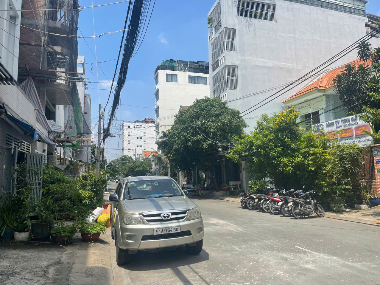 CHDV 4x28m hầm 6 lầu đường 3 phường tân kiểng Q7. thu nhập 120tr/tháng