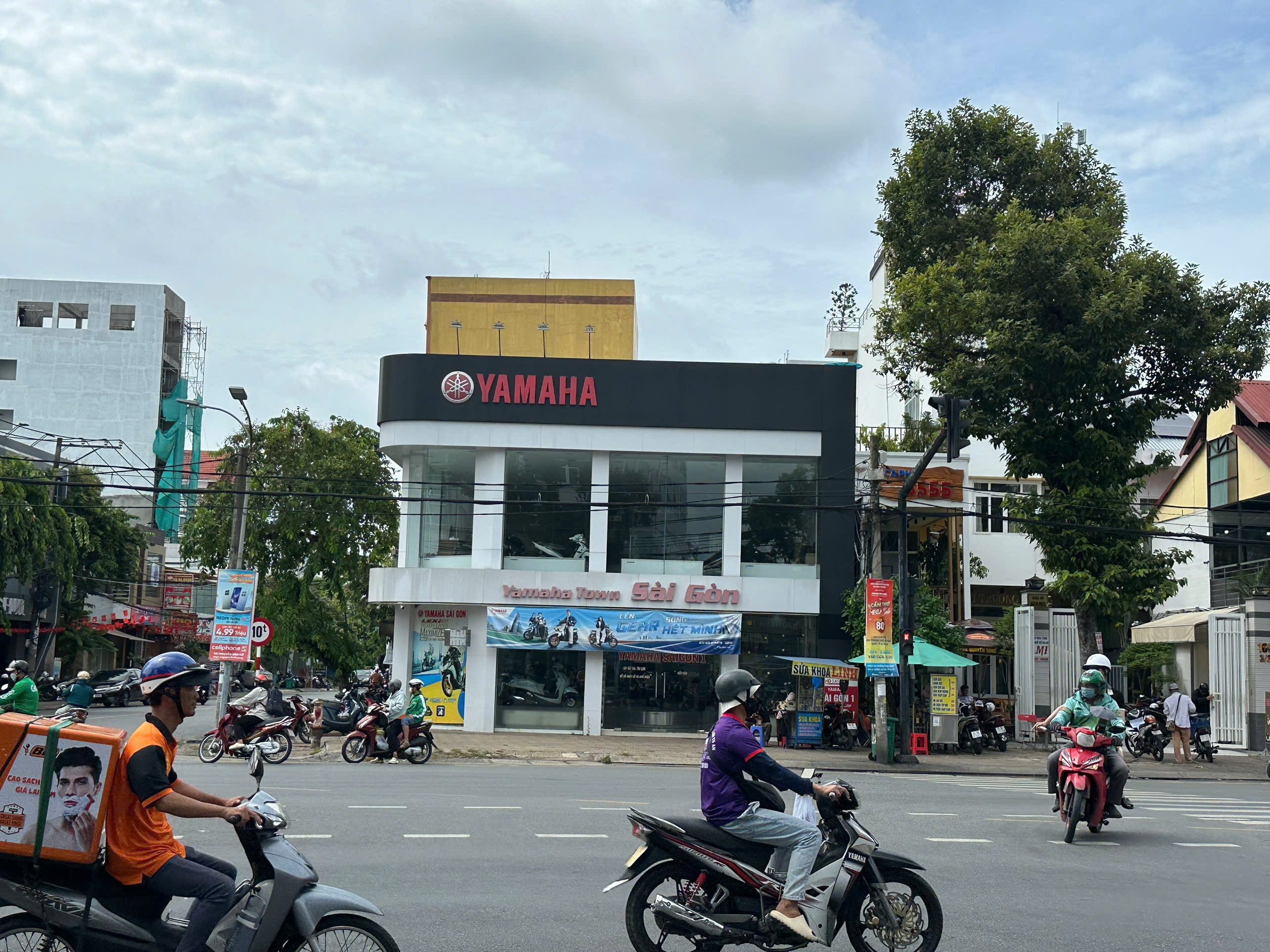 Cho thuê nhà góc 2 mặt tiền đường 3.2 gần đại học cần thơ
