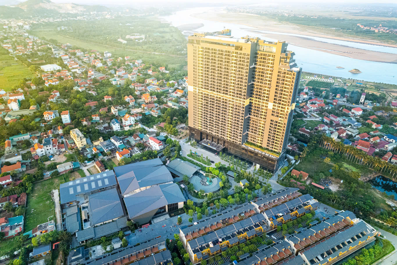 "Bán lỗ - 2 tỷ - căn hộ khoáng nóng Wyndham Thanh Thủy