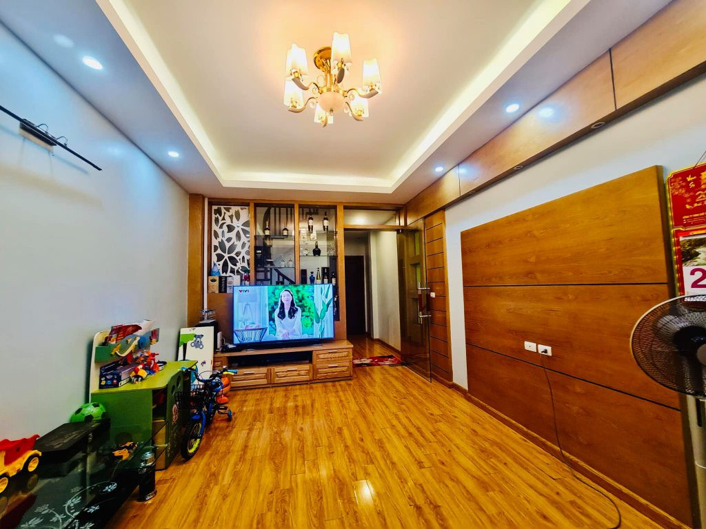 Bán nhà Xã Đàn 4,8 tỷ sát ngã 6 Ô Chợ Dừa, 38m2 mặt tiền 3,8m ngõ to rộng