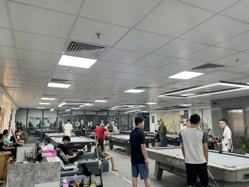 CHÍNH CHỦ SANG NHƯỢNG CLB BI-A Địa chỉ: Tầng 4, 25 Trung Phụng, Đống Đa, Hà Nội