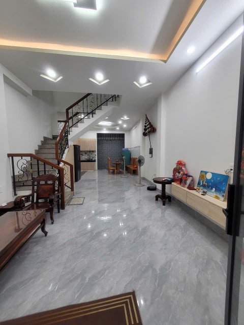 Cho thuê nhà 4 tầng đường Hiệp Bình, HBC