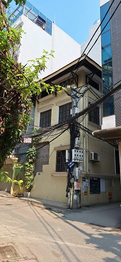 Bán Nhà 2 mặt tiền 82M2, Ô Tô Vào Tận Cửa, Sổ Đỏ, Làm Việc Chính Chủ, Gần Trường Thcs Fpt