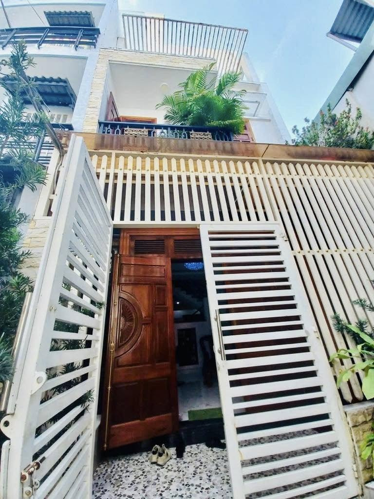 CHỈ NHỈNH 5 ĐỒNG - NHÀ MỚI 63M N4.7*13 - 3 TẦNG - 4PN GIÁP AEON TÂN PHÚ - HXH