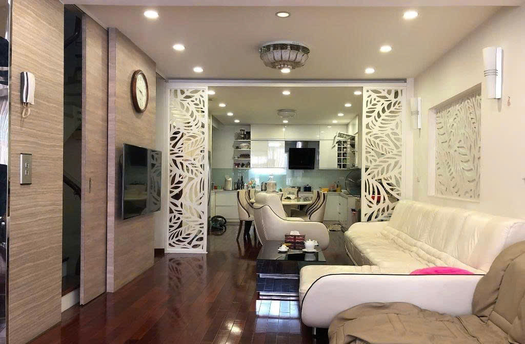 SIÊU PHẨM NGUYỄN VĂN CỪ, LONG BIÊN - BIỆT THỰ SÂN VƯỜN, THANG MÁY, GARA 2 Ô TÔ 7 CHỖ - DT:102 M2 X 5 TẦNG - GIÁ 32 TỶ. 
CÓ THƯƠNG  LƯỢNG.