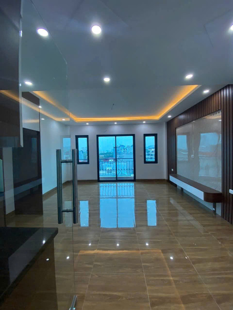 🏡 SIÊU PHẨM MẶT PHỐ NGUYỄN VĂN CỪ LONG BIÊN –145 M2 X4 TẦNG MẶT TIỀN VIP CƠ HỘI ĐẦU TƯ VÀNG! 
  GIÁ CHỈ 46 TỶ.(CÓ THƯƠNG LƯỢNG)