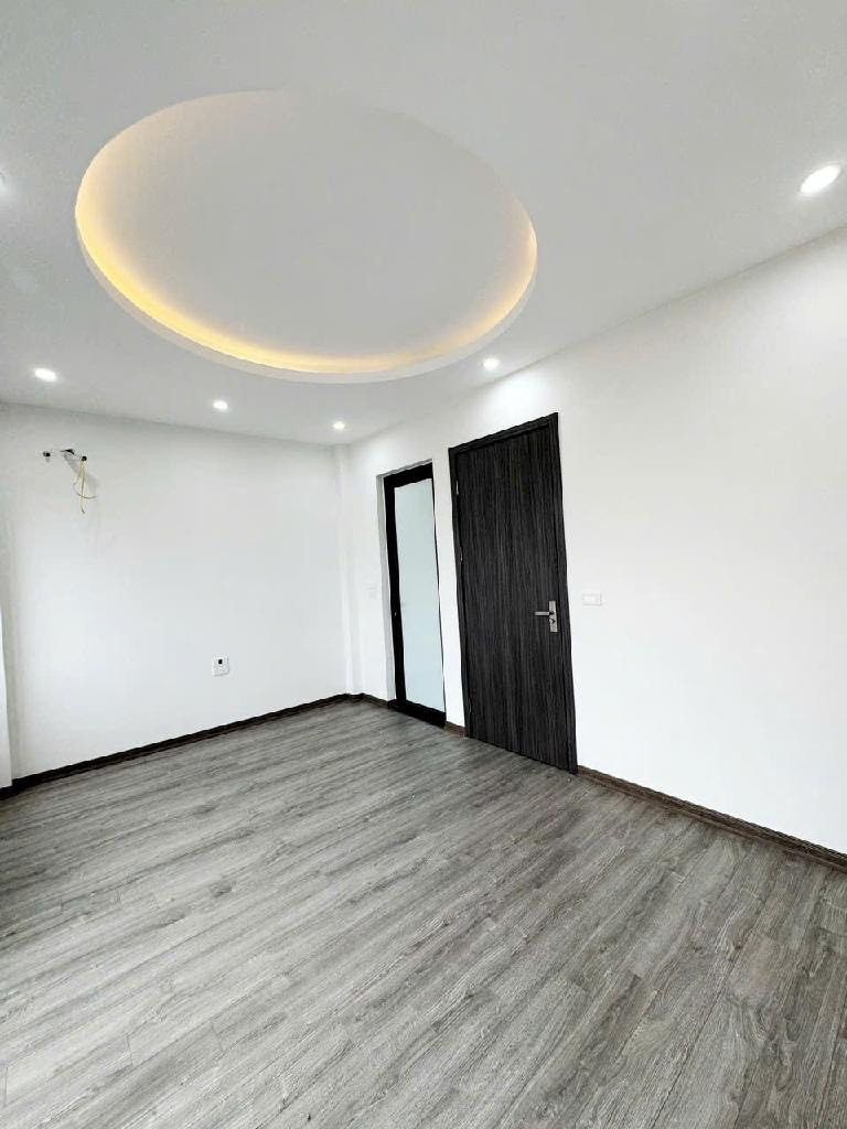 Mặt ngõ Ngọc Thuỵ Phân Lô 5 tầng mới tinh chỉ nhỉnh 4 tỷ nhận nhà ngay