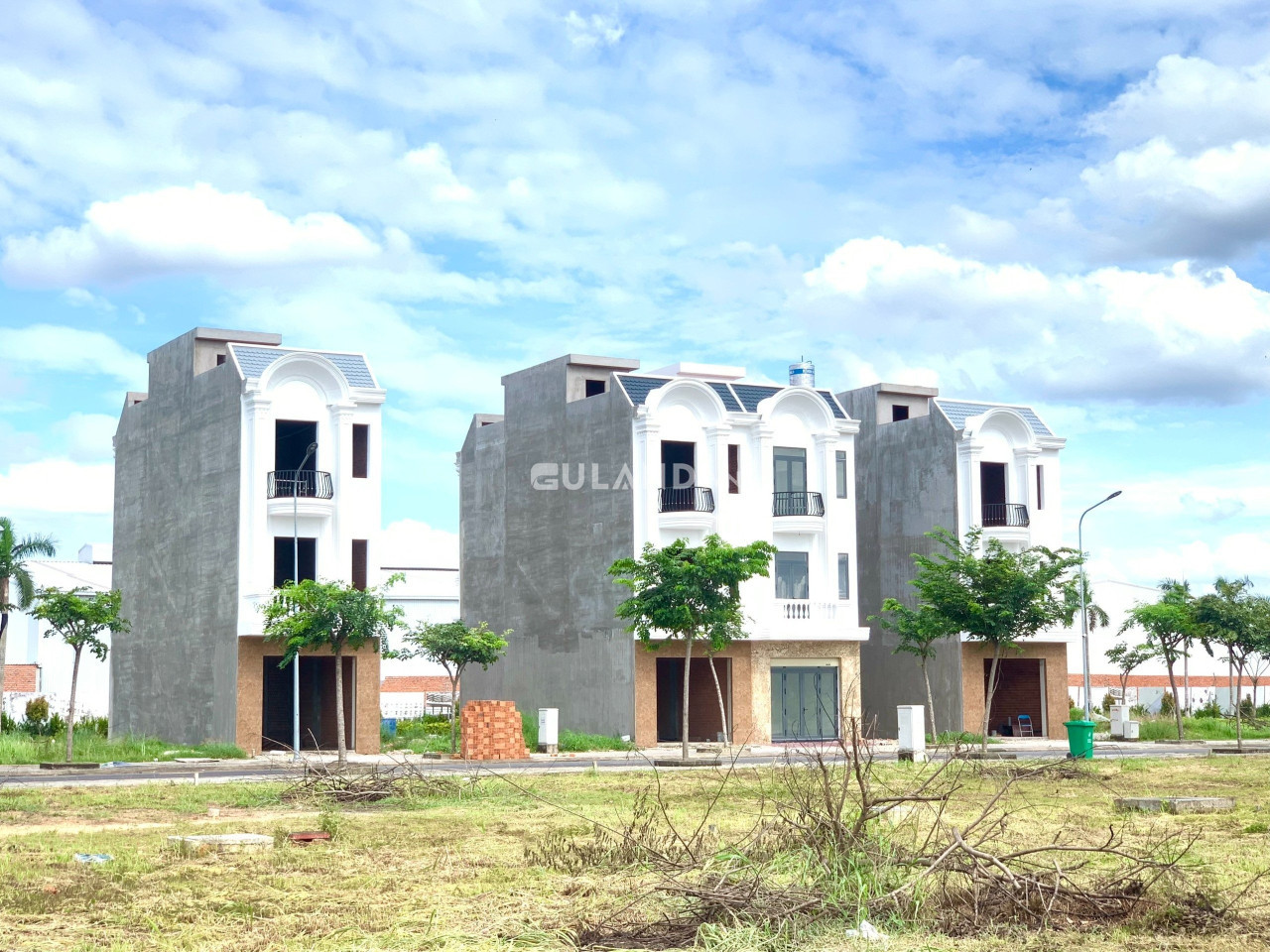 Bán nhà phố ngay trung tâm TP. Tân Uyên