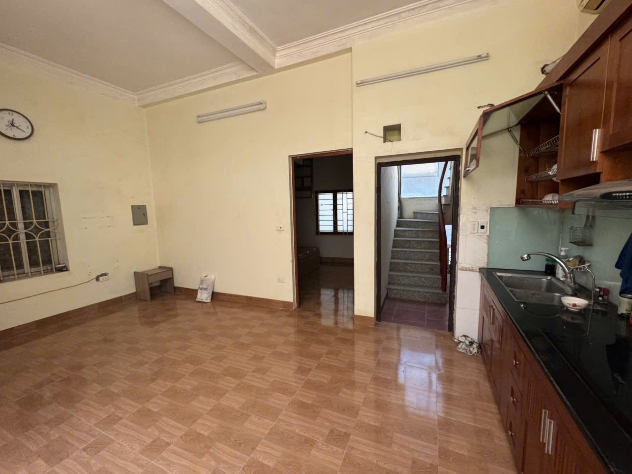 Cho thuê nhà ngõ 1 Bùi Xương Trạch 65m2 x 3 tầng, 3PN, 13.5 Triệu Vp cty, gđ, nhóm 6 em