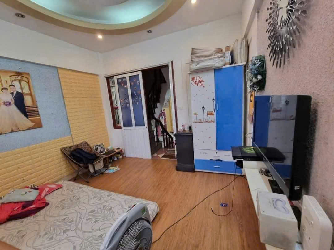 Cho thuê nhà 20m ô tô Phố Bùi Xương Trạch, Thanh Xuân, 4 tầng, 35m2, 3 ngủ, 9 Triệu