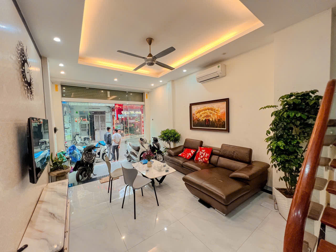 bán nhà bùi xương trạch 4 tầng hà nội  ,dt 70m2 giá 24ty  bàn giao fun nội thất
