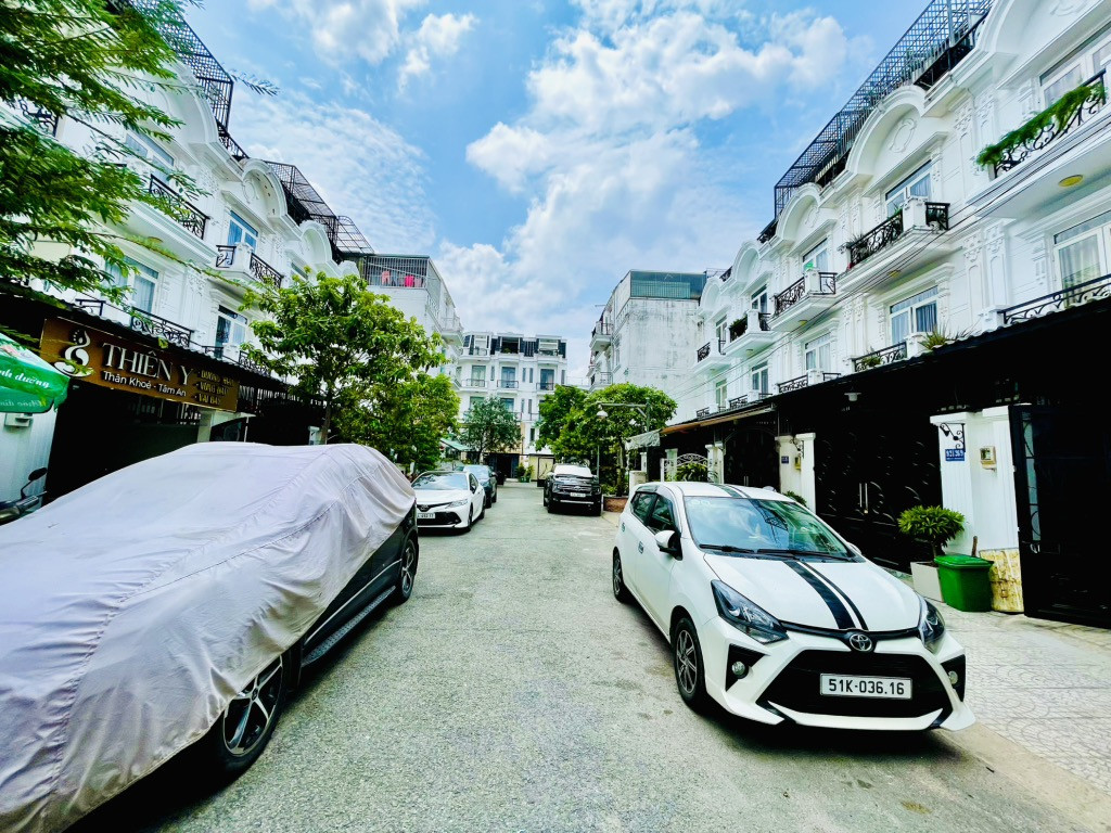 Nhà 4 Tầng Full nội thất  Golden City Tô Ngọc Vân - Q12 - đường 12m ô tô thông - 4PN - giá 5.x tỷ
