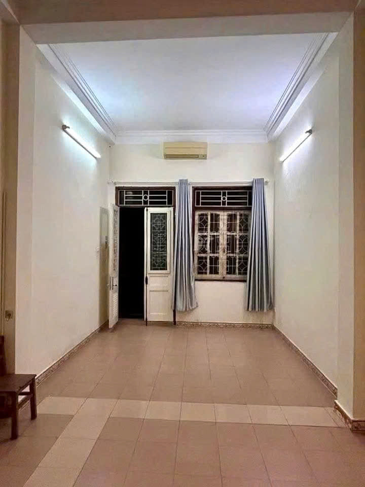 Cho thuê nhà ngõ 243 Tam Trinh, 60m2, 2.5 tầng, 3 ngủ, chỉ 8.5tr