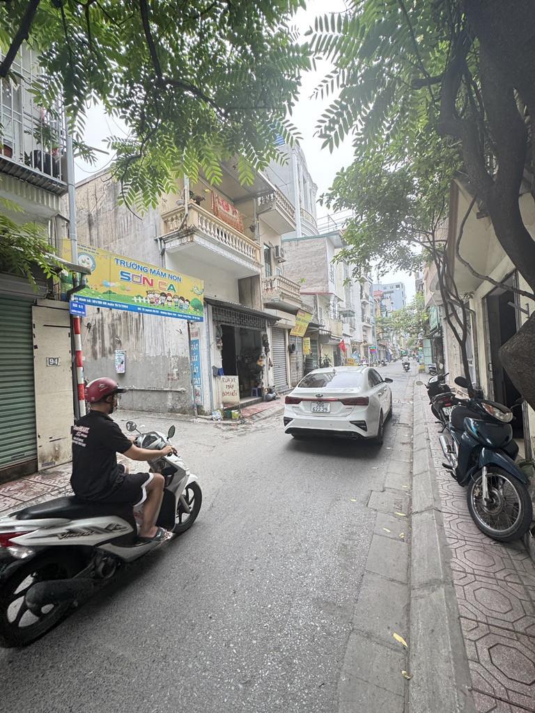 Chưa đến 3 tỷ nhà ngõ 66 Ngọc lâm, oto qua nhà, 17m x 3T ở luôn. 1 căn Duy nhất. LH 0936123469