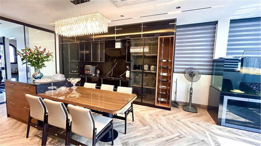 BÁN NHÀ khu TĐC-Ngọc Thụy 60m,6 tầng,thang máy,full nội thất sang chảnh,gara,giá 32 tỷ