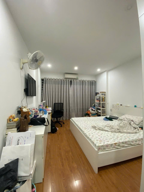 🏡 BÁN NHÀ NGỌC THỤY – LONG BIÊN  30m² x 5 tầng  Mặt tiền 3.8m  Giá 6.2 tỷ
📍 Vị trí trung tâm Ngọc Thụy, vài phút sang phố cổ Hoàn Kiếm