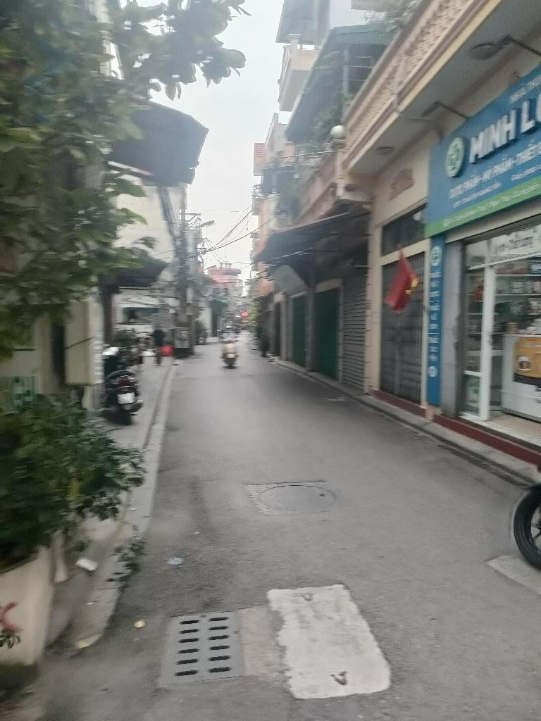 Nhà C4 Ngọc Thuỵ, phân lô trong đê 50m x 6m Lô Góc, oto tránh chỉ hơn 9 tỷ  LH 0936123469