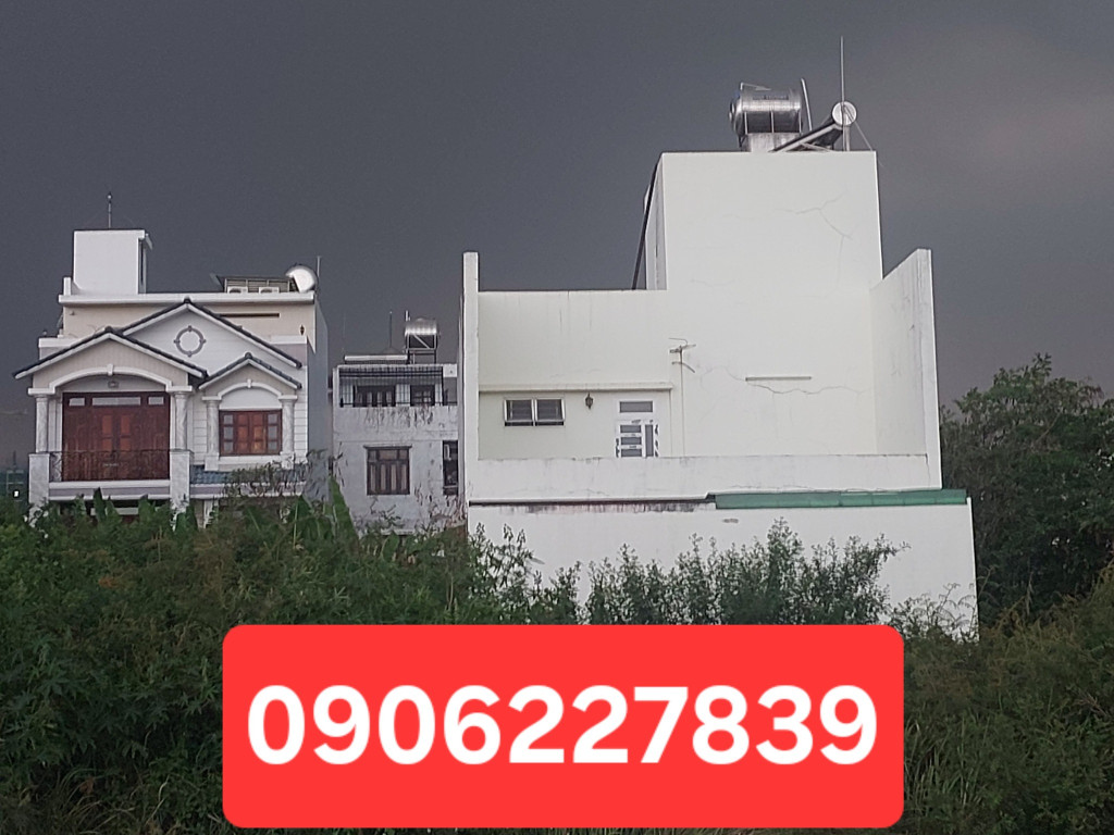 - Nhà mặt tiền kinh doanh,Bình Trưng Tây, cạnh chợ chiều, gia 11.5 ty nhanh tay liiên hệ em 0906227839