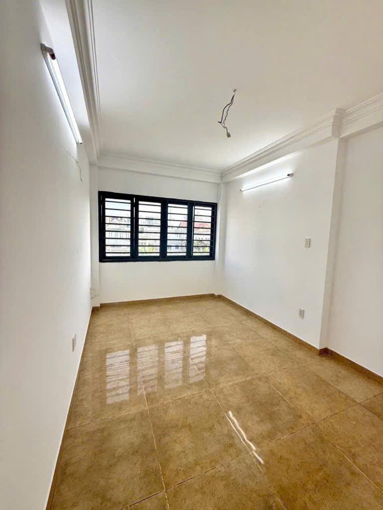 BÁN NHÀ MẶT TIỀN KD – ĐƯỜNG 21M – GẦN ĐH VĂN LANG – 3.5x23.5m – SÂN Ô TÔ – 1 TRỆT 3 LẦU – CHỈ 5TỶ850