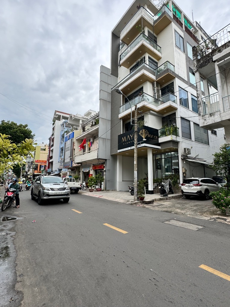 HOÀ HẢO - NGUYỄN TRI PHƯƠNG - QUẬN 10 - XE HƠI ĐỖ CỬA - LÔ GÓC THOÁNG MÁT - 35 M2 - 3 TẦNG BTCT - 4 PN - CHỈ 8ty5
