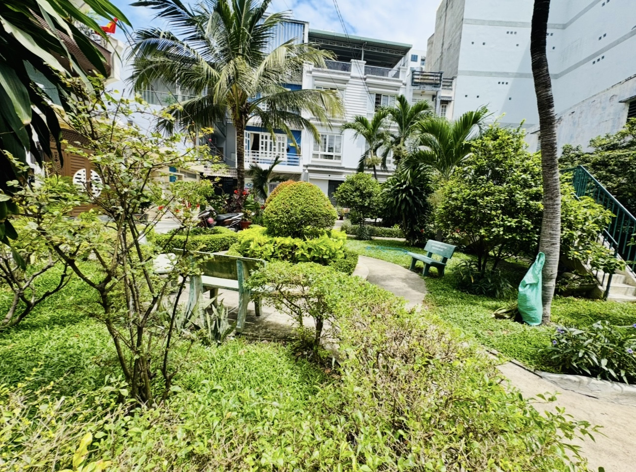 KHU VIP yên tĩnh, dân trí, Trường Chinh, (4,3mX17,5M), 4 Tầng, 4PN, 5WC khép kín, 10,5 tỷ