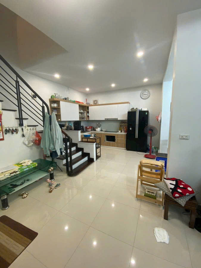 ÂU CƠ, TÂY HỒ. 95M2 3 TẦNG MT 7M GIÁ 13,5 TỶ- DIỆN TÍCH LỚN, MẶT TIỀN RỘNG, GIÁ TỐT Ở SƯỚNG, 30M RA Ô TO TRÁNH.