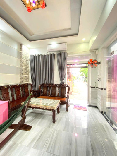 Bán gấp nhà Thủ Đức 3 tầng – 75m2 gara ô tô – 4PN – hẻm lớn 6m – gần Gigamall – giá tốt