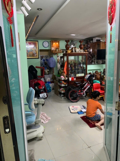 ♣ Nhà Kiệt Hoàng Diệu gần Nguyễn Văn Linh, 32m2, 2 tầng cứng sạch, sân rộng, kiệt rộng, 2.15 tỷ