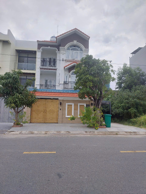 Biệt Thự Mặt Phố 49,Tân Quy,Q7,TPHCM,120m2 giá 26 tỷ. 7 lầu .