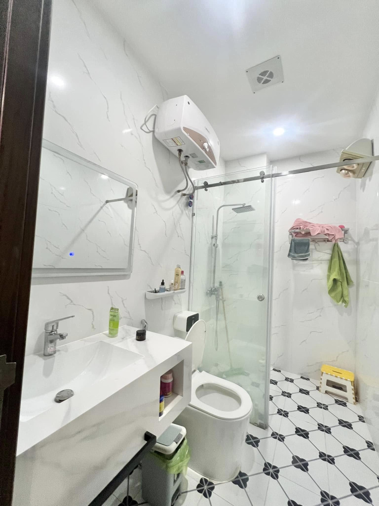 Cần bán căn nhà 4 tầng 48m sẵn sổ hồng tại Him Lam Hùng Vương giá cực hợp lý chỉ 3,x tỷ.