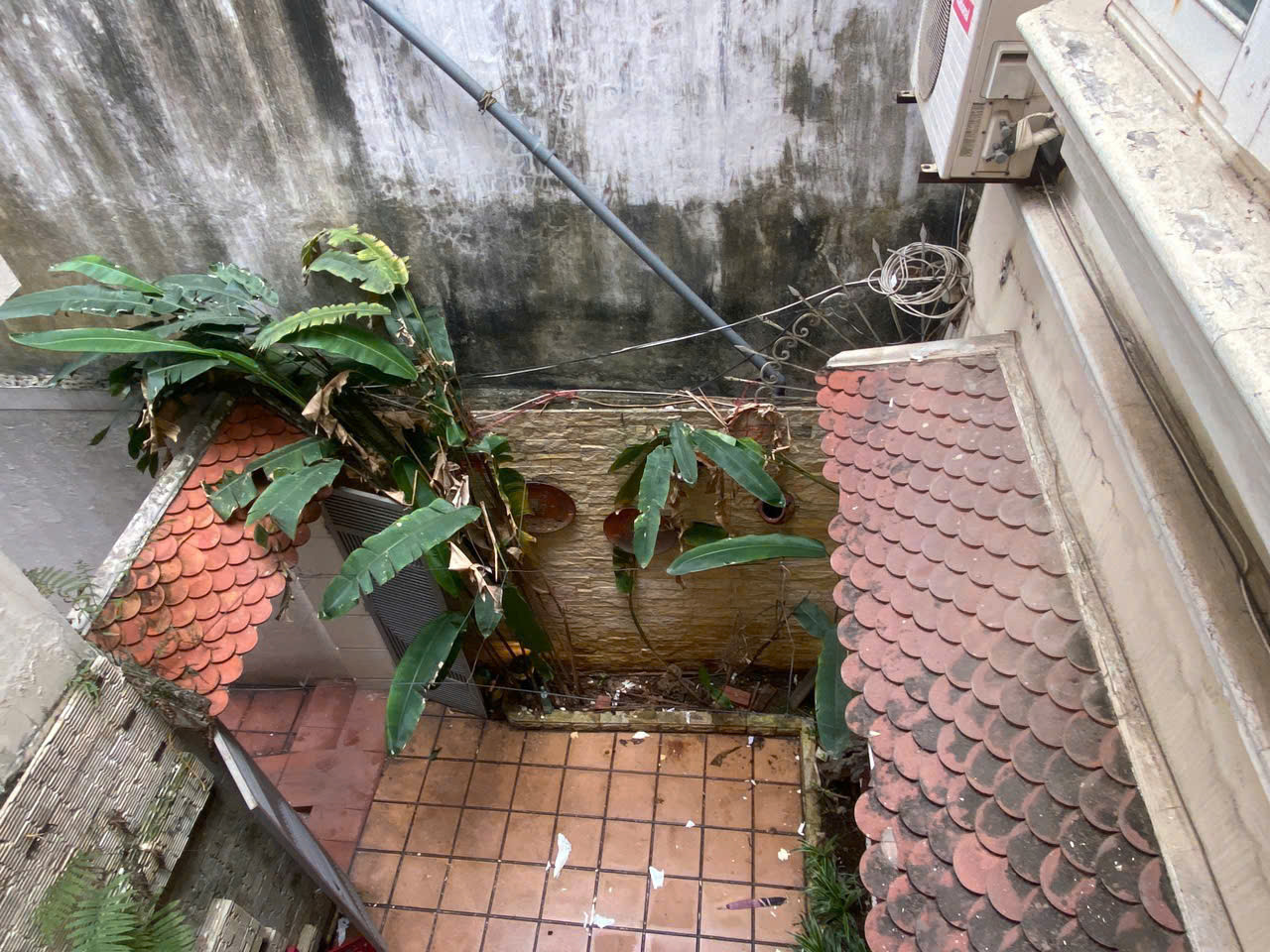 BIỆT THỰ CỔ - TRUNG TÂM BA ĐÌNH  - 2 MẶT THOÁNG - GIÁ ĐẦU TƯ- Hoàng Hoa Thám 85/131m, 3 tầng, chỉ 13.6 tỷ