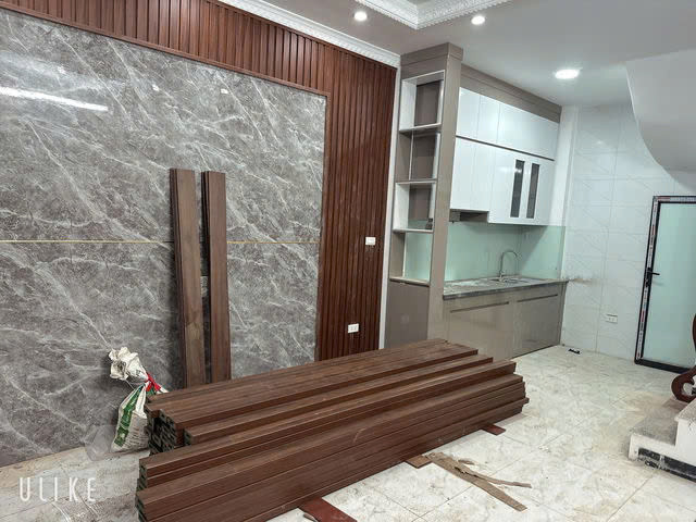 Bát Khối- Cự Khối NHÀ MỚI Ở LUÔN - Ô TÔ QUA NHÀ 30m2 X  5 tầng mặt tiền  6m, 4.8 tỷ Long Biên.