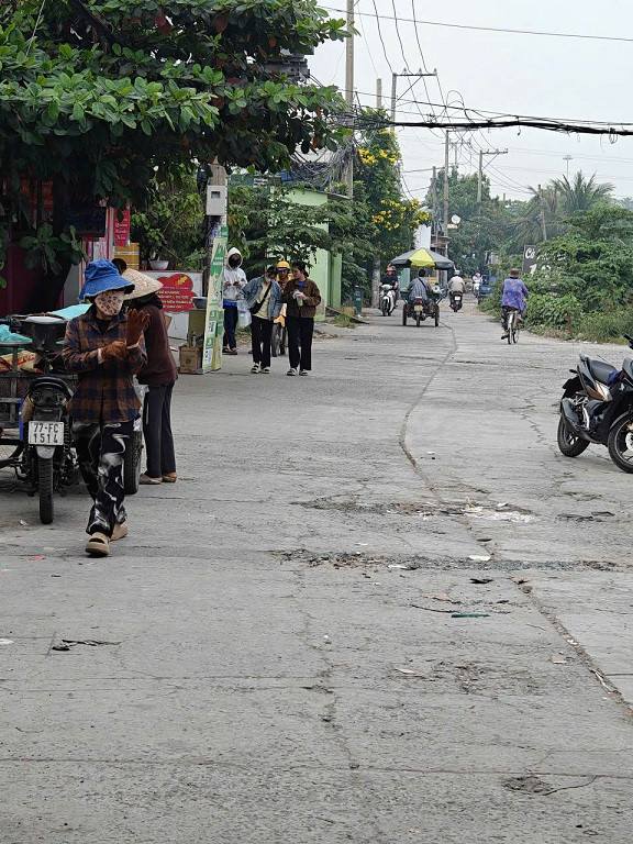 Chính chủ cho thuê mặt bằng nhà hẻm lớn đường đông đúc, mặt kênh cuối hẻm 919 Hương Lộ 2 Bình Tân