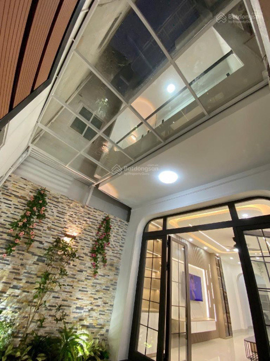 Bán gấp nhà riêng tại Trương Định, 9,3 tỷ, 60m2, 4PN, 4WC, đầy đủ nội thất