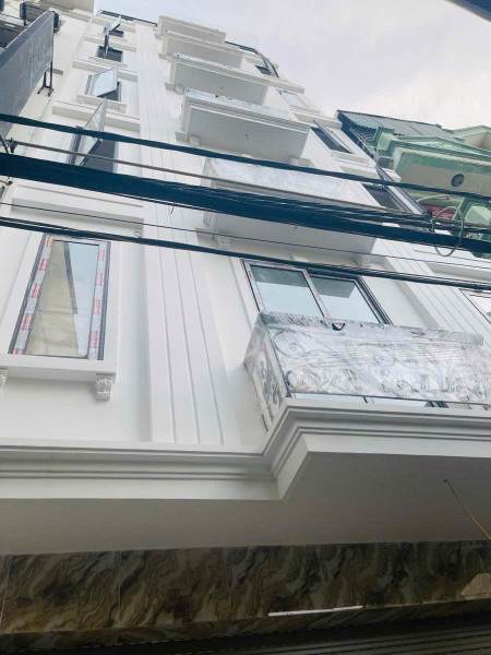 Hàng hiếm Lạc Long Quân, 50m2, 8 tầng, thang máy, mặt tiền 6m,  gara ô tô, 10m ra mặt phố, giá 21 tỷ thương lượng