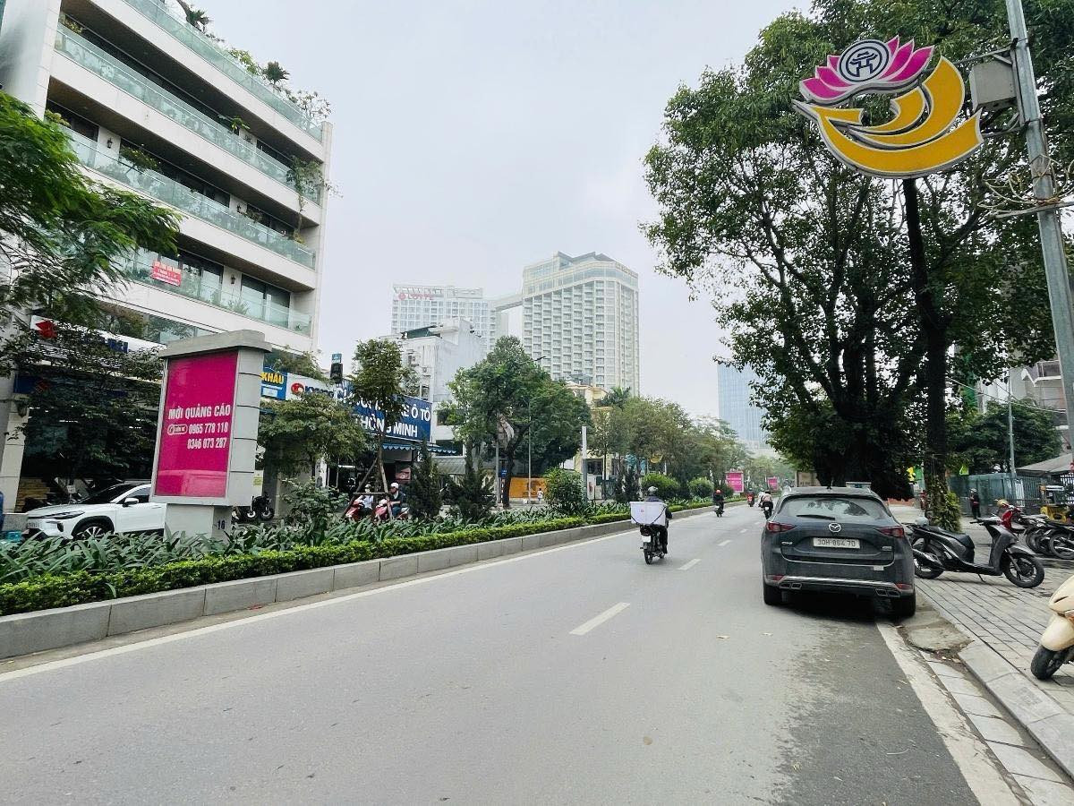 Nhà Mặt Phố Lạc Long Quân (Đối Diện LOTTE) 153m/4 Tầng (Có Hầm), MT 8.2m 86 Tỷ