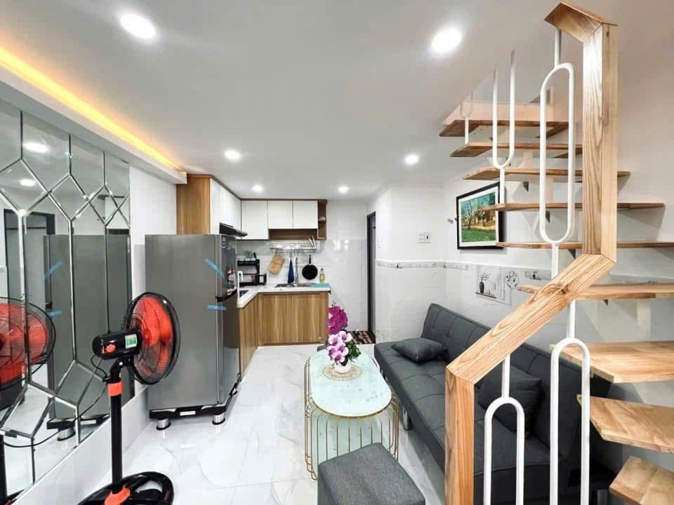 + Bán nhà 14m2-3 tầng-CMT8 P13Q10--3.2 tỷ