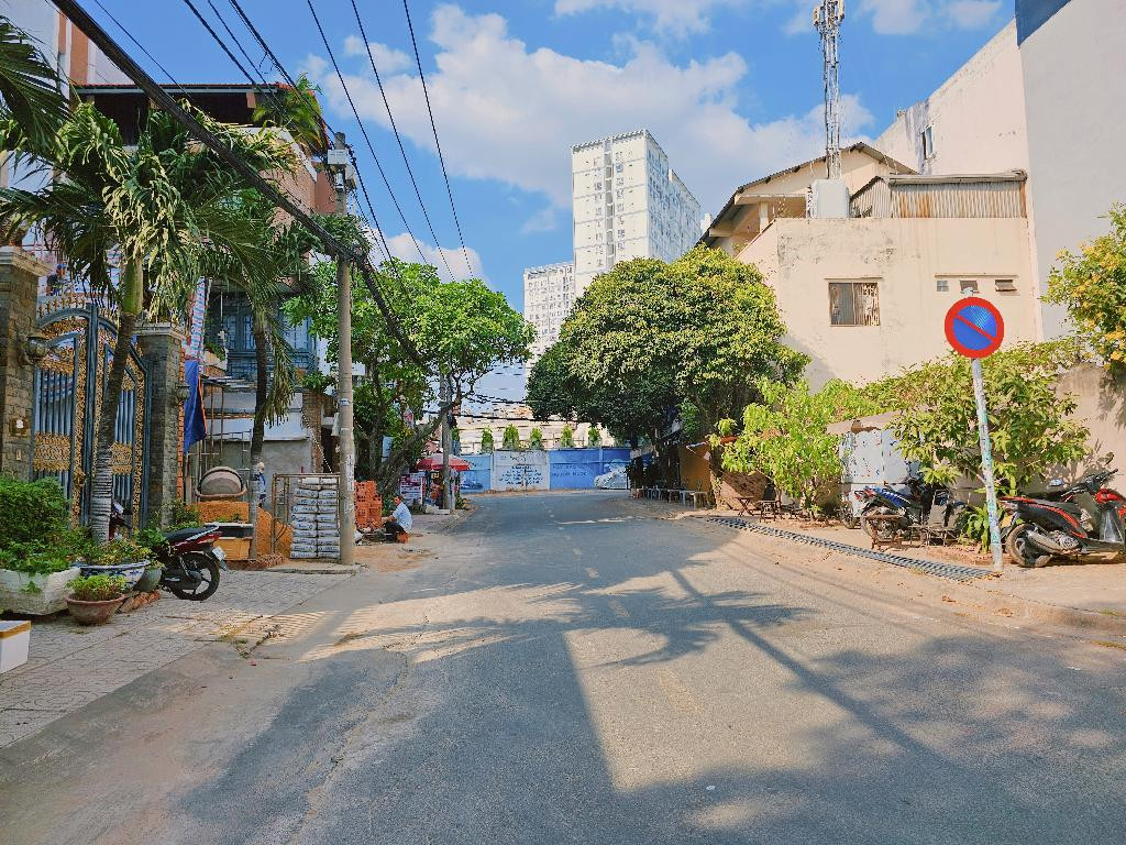 BÁN NHÀ KHU VIP NHẤT HIỆP PHÚ - QUẬN 9 - THỦ ĐỨC - NGANG 8 ,ĐẸP