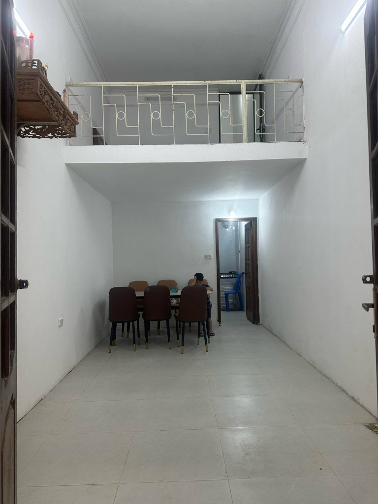 Cho thuê nhà ngõ Nhân Hoà - Thanh Xuân - Giá 7 triệu ctl, 2.5 tầng x 30m2, vào ngay