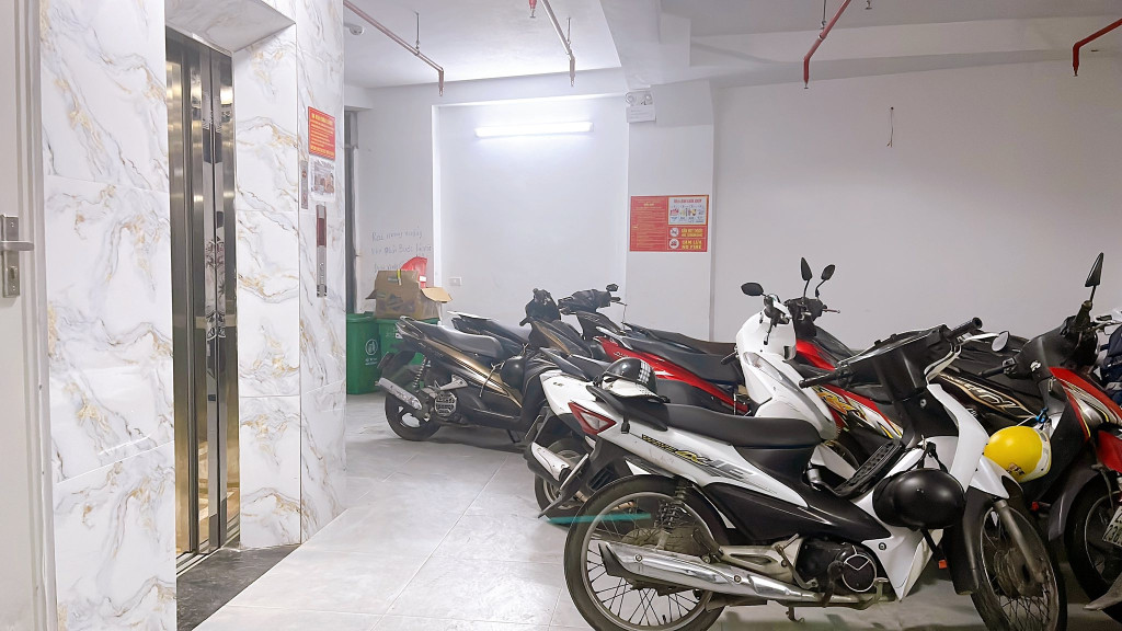 BÁN TÒA NHÀ CCMN ĐƯỜNG TRIỀU KHÚC. 100M2 - 7 TẦNG. THANG MÁY. 23 PHÒNG KK.