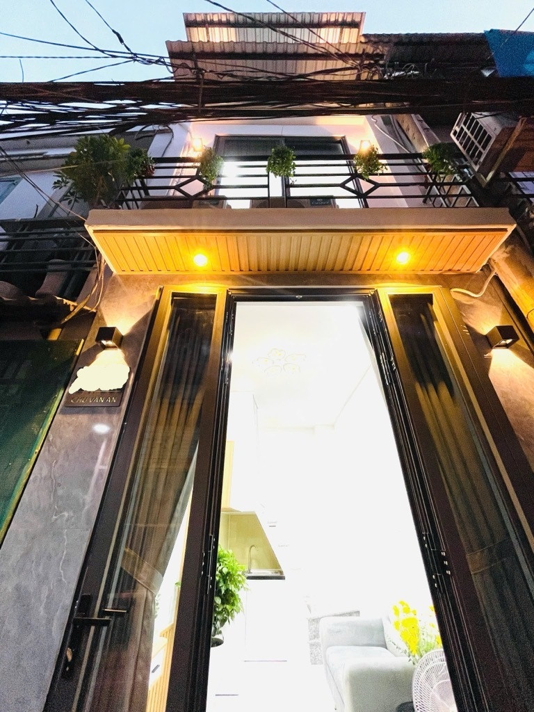 Bán nhà Chu Văn An, Bình Thạnh, 3 tầng đẹp lung linh, ngay Phan Chu Trinh, chỉ hơn 1 tỷ