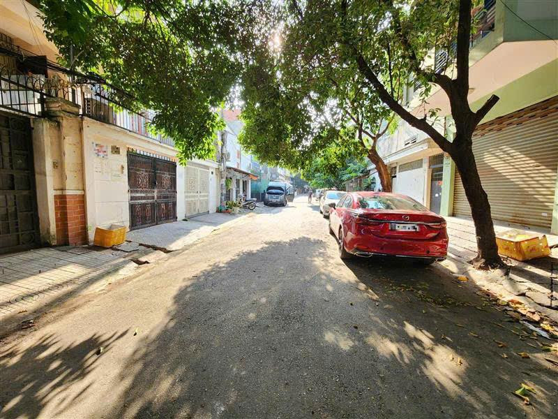 KHU VIP BÀN CỜ - VỈA HÈ ĐƯỜNG 8M - 5 TẦNG BTCT - 8PHÒNG CỰC RỘNG.