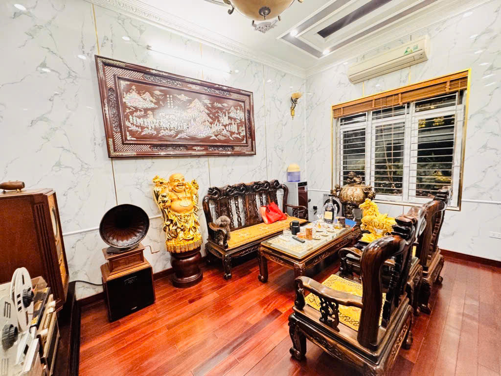 BÁN NHÀ HOÀNG NGÂN - DÂN XÂY TÂM HUYẾT - NGÕ NÔNG, 20M RA PHỐ - DT 50M2X5T - GIÁ 10,2 TỶ