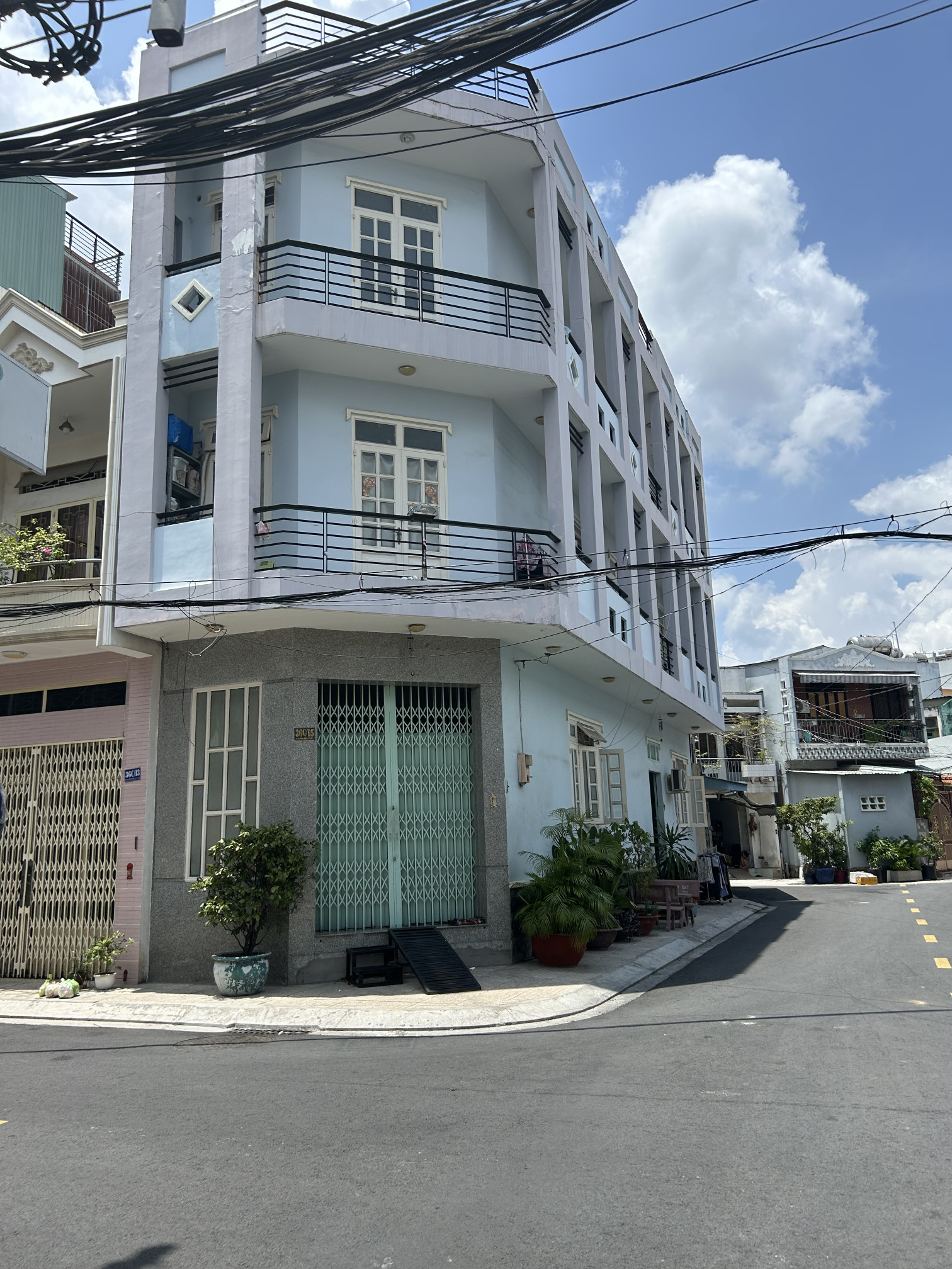 Bán nhà hai mặt tiền khu an ninh vip