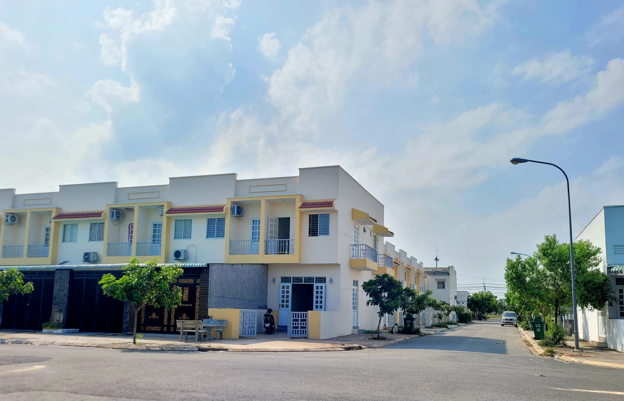 Nhà Phố xây sẵn trong khu Công Nghiệp Phước Đông Trảng Bàng Tây Ninh - 1.2 tỷ/căn.