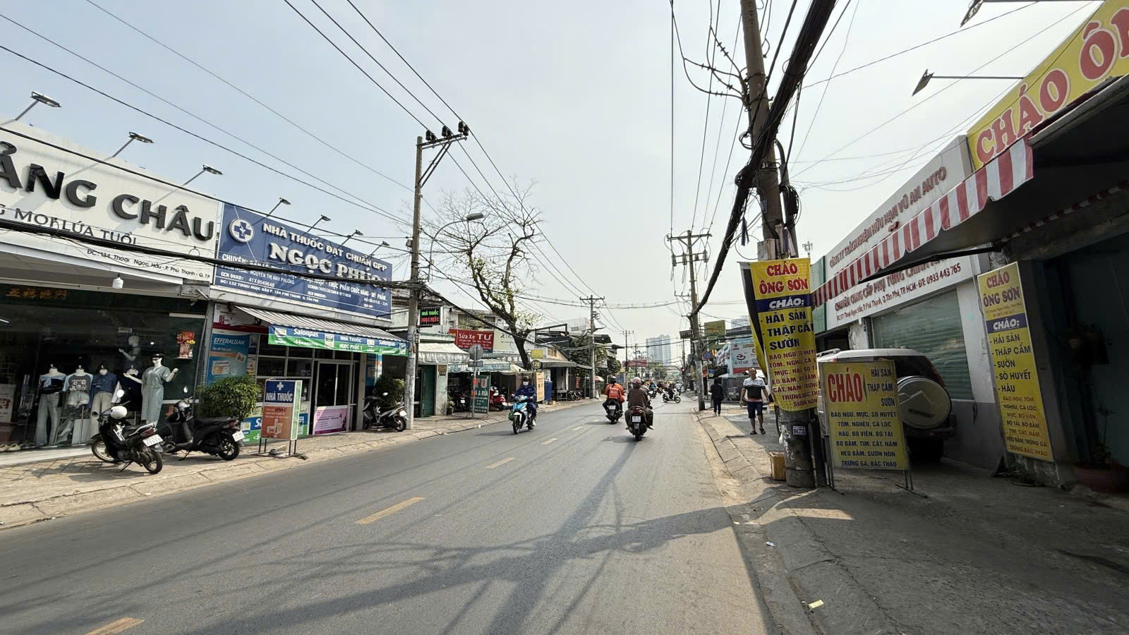 Bán nhà Mặt tiền Thoại Ngọc Hầu - Lũy Bán Bích, 4x37m, Cấp 4, tiện xây, 7 PN, 13.9 tỷ.